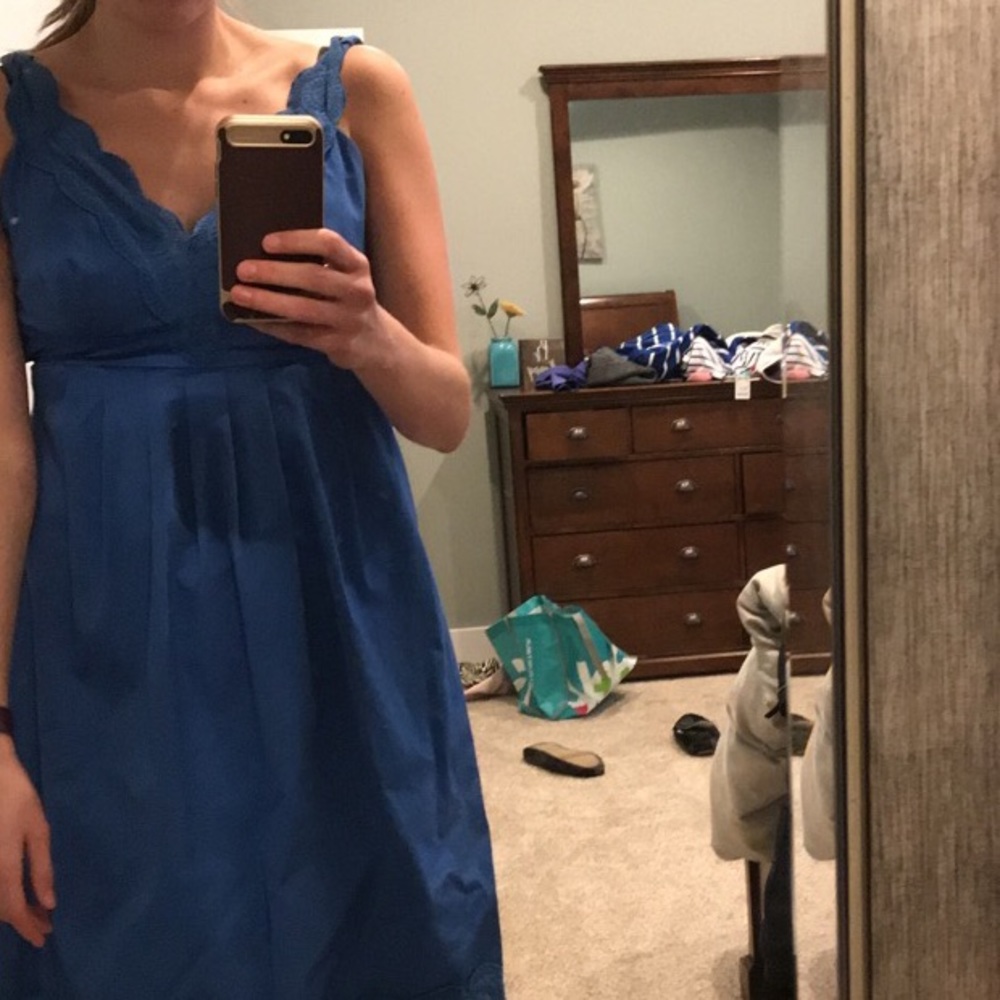 Ana dress size 4